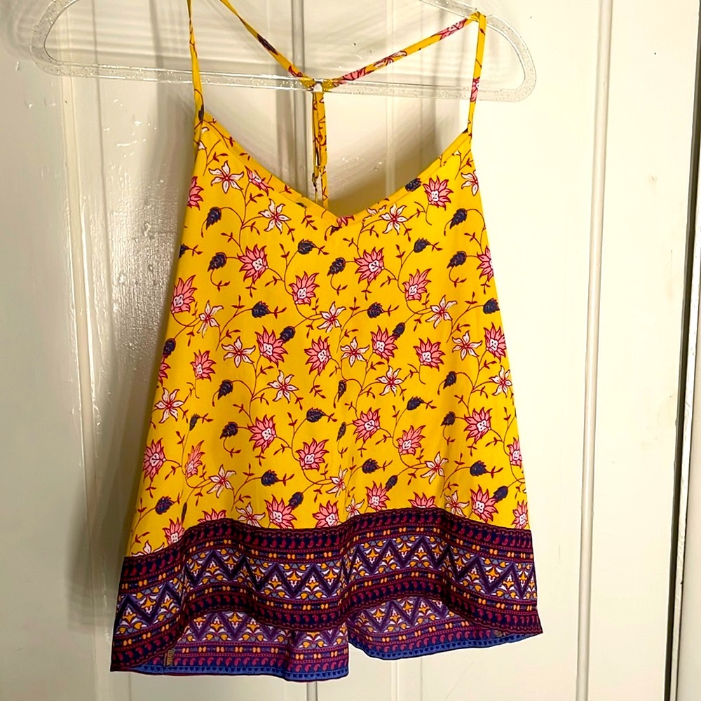 🌺💛 Hollister Patterned Tank💛🌺